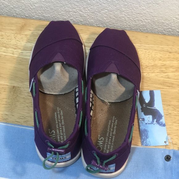 TOMS Girls Purple Slip On Canvas Loafers Green Trim Size Y3 Floor model … - Picture 3 of 6